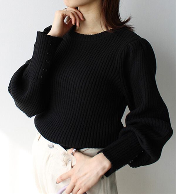 GeeRA（ジーラ）の「パフスリーブ袖ボタン着回しリブニット（ニット・セーター）」｜ブラック