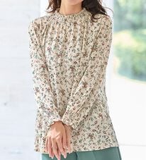 BELLUNA（ベルーナ）の「春に映えるプリントブラウス（アンサンブル）」