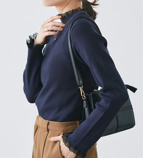 Pierrot（ピエロ）の「レース付ハイネックリブニット（ニット・セーター）」｜詳細画像