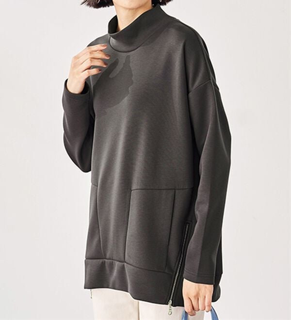 BELLUNA（ベルーナ）の「柔らかとろみ素材裾ジップデザインプルオーバー（カットソー）」｜チャコール