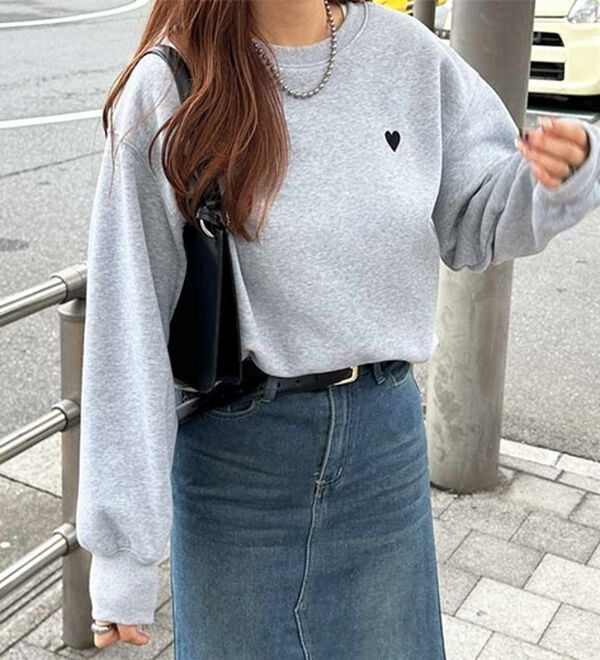 GeeRA（ジーラ）の「ロゴ＆ハート刺しゅう裏起毛スウェット（トレーナー・スウェット）」｜詳細画像