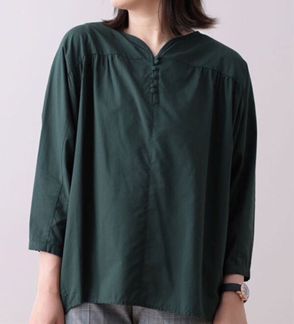 BELLUNA（ベルーナ）の「ギャザー使いドルマンデザインブラウス（ブラウス）」｜詳細画像