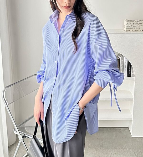 GeeRA（ジーラ）の「バックギャザー＆リボンデザインシャツ（シャツ）」｜詳細画像