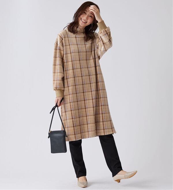 BELLUNA（ベルーナ）の「ふんわりなめらか裏ベロアワンピース（カットソーワンピース）」｜詳細画像