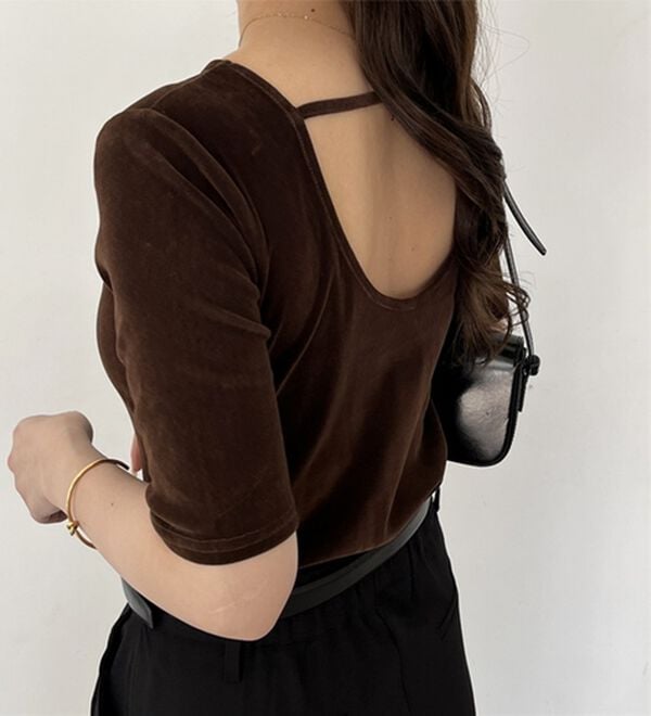 GeeRA（ジーラ）の「ベロアバックオープンカットソー（カットソー）」｜詳細画像