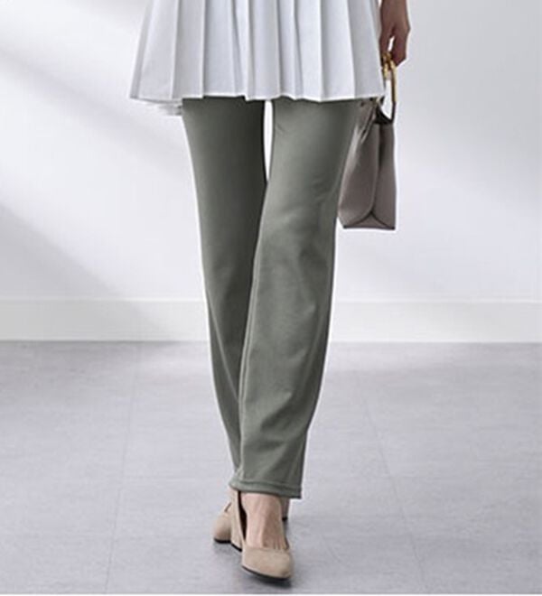 BELLUNA（ベルーナ）の「【裏起毛有無】ジャストフィットらくらくパンツ（フルレングスパンツ）」｜オリーブ