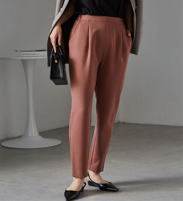 RANAN（ラナン）の「【選べる股下】美脚シルエットタックパンツ（股下６１・６５ｃｍ）（フルレングスパンツ）」｜詳細画像