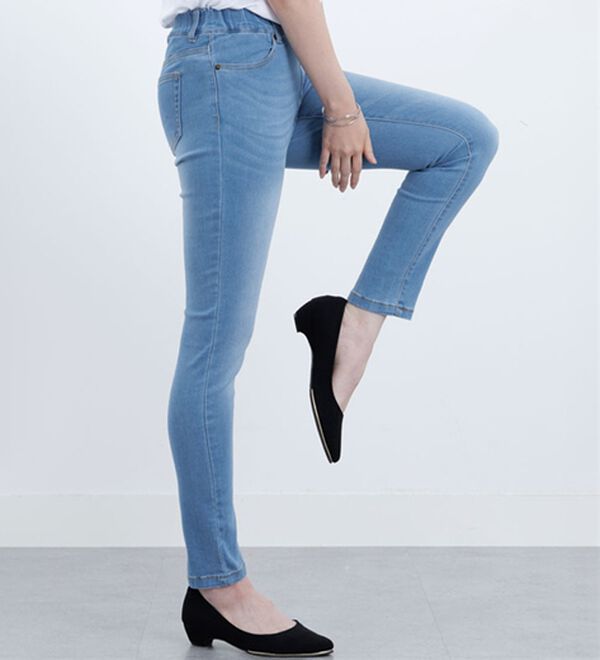 A HAPPY MARILYN（アハッピーマリリン）の「【Ｍ～８Ｌ】夏でもひんやり。足元に魔法をかけて。接触冷感 UV 魔法の美ライン ストレッチ スキニー デニムパンツ（スリム・スキニーパンツ）」｜詳細画像