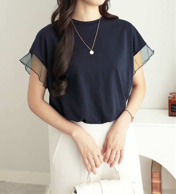 alotta（アロッタ）の「１枚でこなれ感！袖チュールデザイン綿混Ｔシャツ（Tシャツ）」｜詳細画像