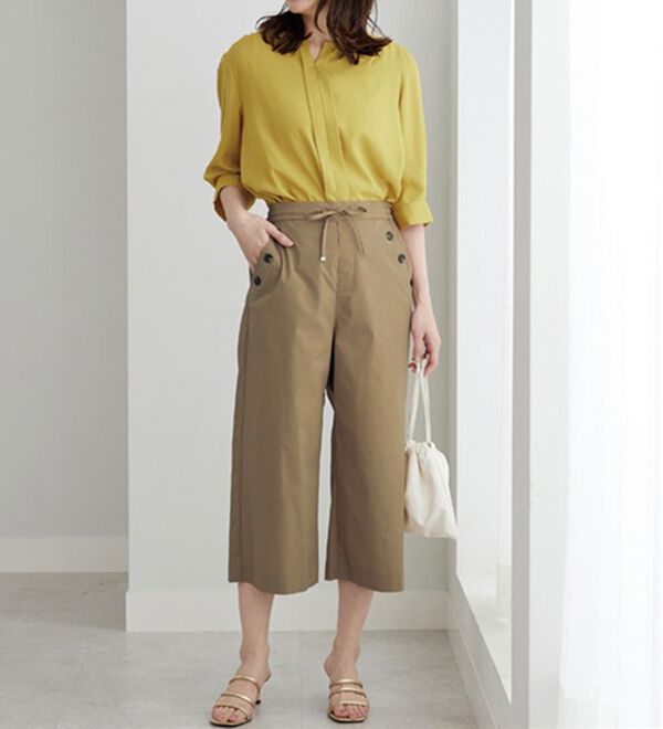 BELLUNA（ベルーナ）の「サラリ綿混ボタン使いキュロットパンツ（クロップドパンツ）」｜詳細画像