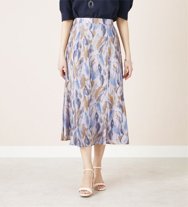 BELLUNA（ベルーナ）の「シフォン素材プリント使いスカート（ロングスカート）」｜水彩柄