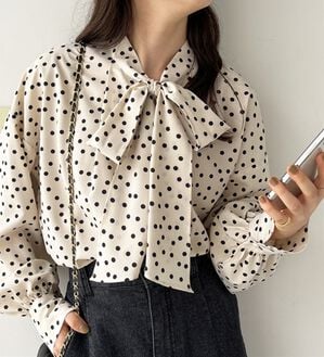 GeeRA（ジーラ）の「前後２ｗａｙボウタイブラウス（ブラウス）」｜アイボリー系ドット