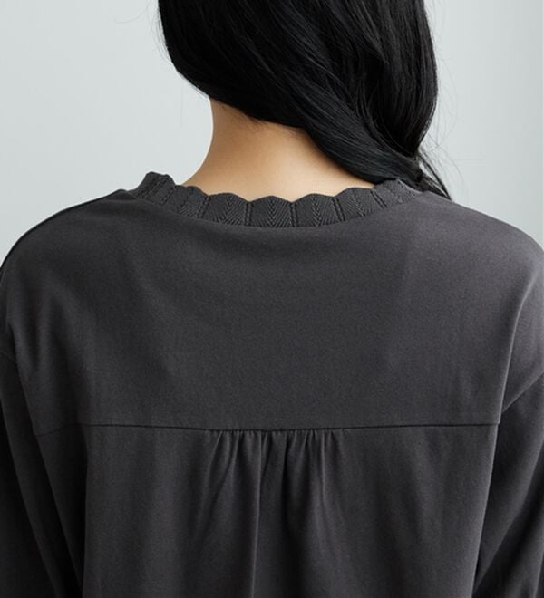 BELLUNA（ベルーナ）の「デザインリブ使いふんわり袖プルオーバー（カットソー）」｜詳細画像