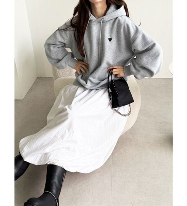 GeeRA（ジーラ）の「ハート刺繍裏起毛スウェットパーカー（パーカー）」｜詳細画像