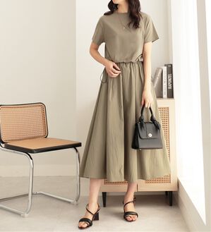 Viola e Viola（ヴィオラ エ ヴィオラ）の「【Ｍ～５Ｌ】ゆったり異素材ドッキングワンピース（ドッキングワンピース）」｜モカベージュ