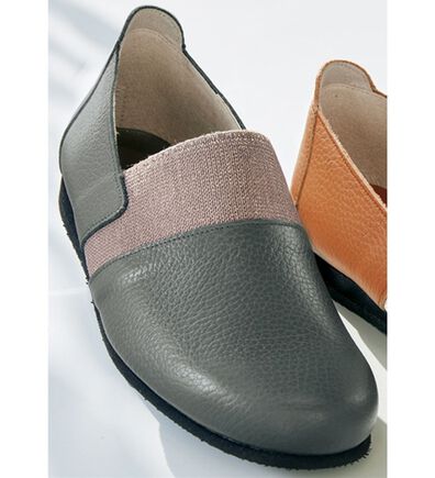 BELLUNA（ベルーナ）の「４Ｅイタリアンレザースリッポンシューズ（スリッポン）」