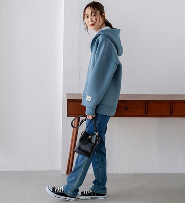 BELLUNA（ベルーナ）の「肩が疲れにくい！マシュマロ感覚ジップフーディー（ブルゾン）」｜詳細画像