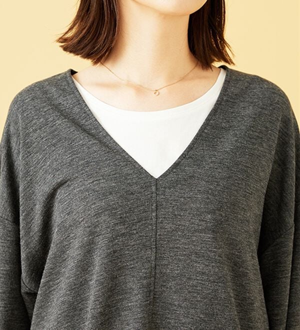 BELLUNA（ベルーナ）の「キレイ見えVネックプルオーバー（カットソー）」｜詳細画像