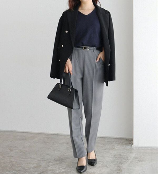 Pierrot（ピエロ）の「【Ｓ～３Ｌ】ネックが選べるプレミアムカシミヤタッチニット（ニット・セーター）」｜詳細画像