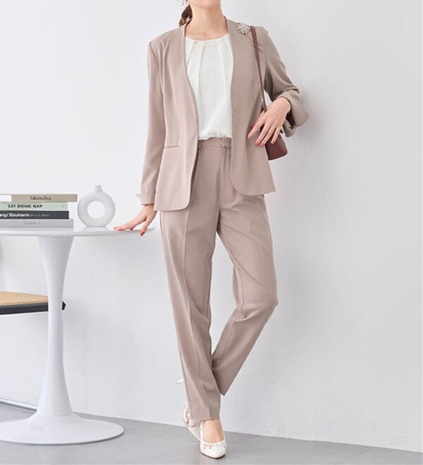 alotta（アロッタ）の「【５つの機能付】ひんやり！アクセ付シフォンタックブラウス（ブラウス）」｜詳細画像