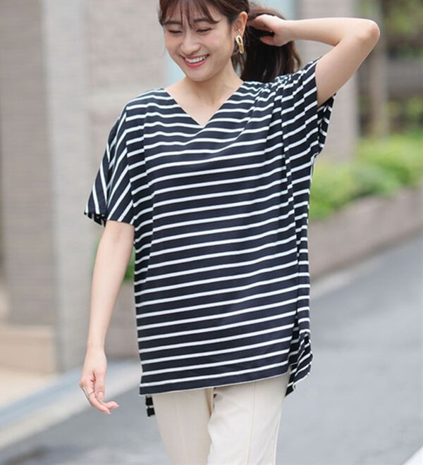 A HAPPY MARILYN（アハッピーマリリン）の「【麗シルエット】綿１００％ うしろ姿スッキリ 前後Ｖネック Ｔシャツ（Tシャツ）」｜詳細画像