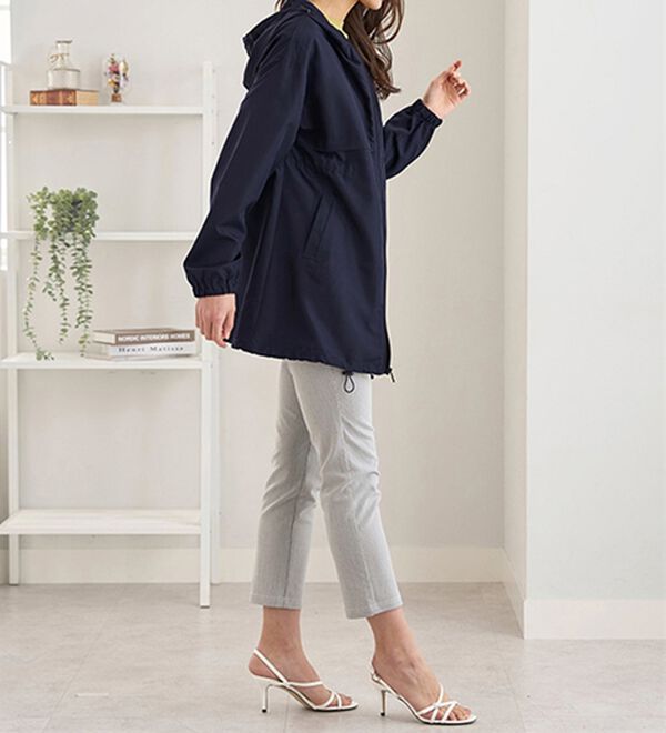 BELLUNA（ベルーナ）の「はっ水加工軽量パーカー（ポーチ付）（パーカー）」｜詳細画像