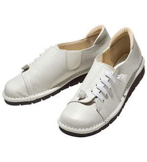 ルフラン（ルフラン）の「＜ラシーナコンフォート＞４Ｅサイドゴムレースアップシューズ（フラットシューズ）」｜ホワイト