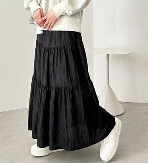 GeeRA（ジーラ）の「ワッシャーボリュームティアードスカート（ロングスカート）」｜ブラック