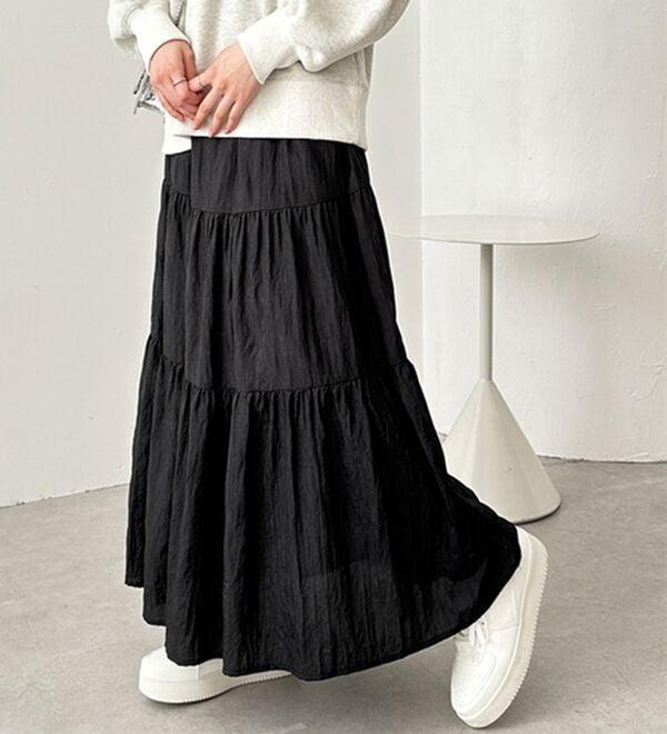 GeeRA（ジーラ）の「ワッシャーボリュームティアードスカート（ロングスカート）」｜ブラック