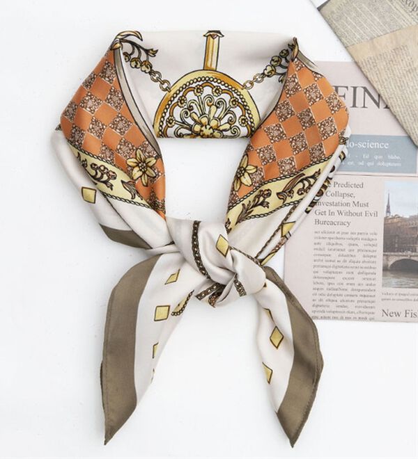 BELLUNA（ベルーナ）の「ヴィンテージ柄プリントスカーフ（その他ファッション小物）」｜詳細画像