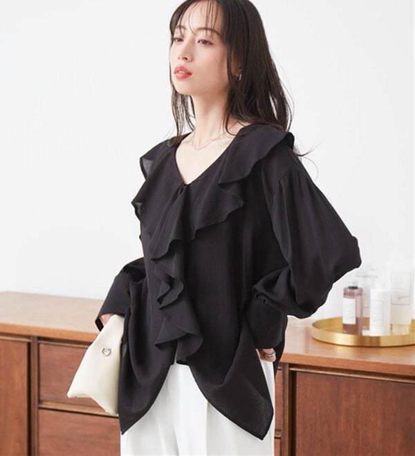 RANAN（ラナン）の「ラッフルフリルオーバーブラウス（ブラウス）」｜詳細画像