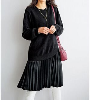 BELLUNA（ベルーナ）の「裾ラウンドニットプリーツ切替チュニック（チュニックワンピース）」｜黒
