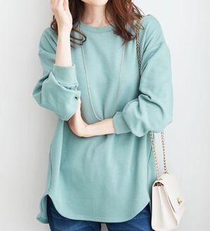 BELLUNA（ベルーナ）の「ふわふわ裏ファーゆったりプルオーバー（カットソー）」｜セージ