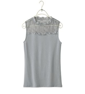 YU'NOW（ユナウ）の「【吸湿発熱】【抗菌防臭】ハイネックレースノースリーブインナー（肌着・インナーウェア）」｜グレー