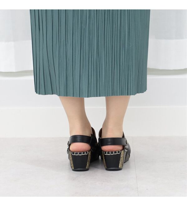 BELLUNA（ベルーナ）の「【３Ｅ／４Ｅ選べる】フットベットウェッジサンダル（サンダル・ミュール）」｜詳細画像