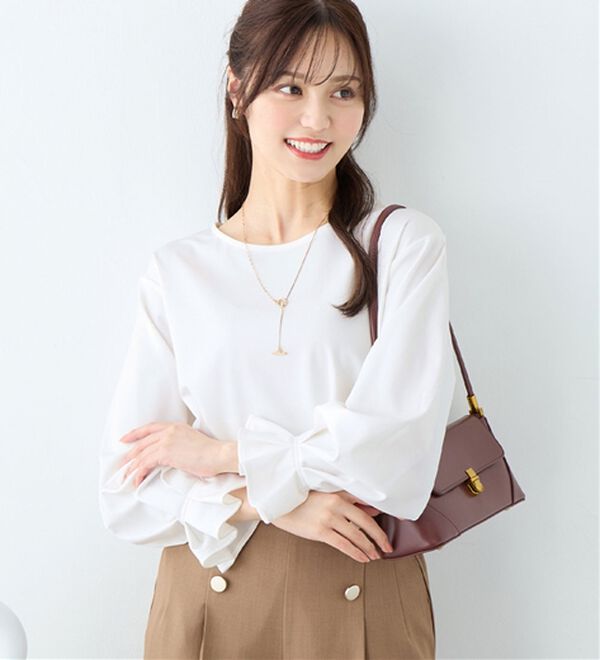 alotta（アロッタ）の「袖タックデザインプルオーバー（カットソー）」｜オフホワイト