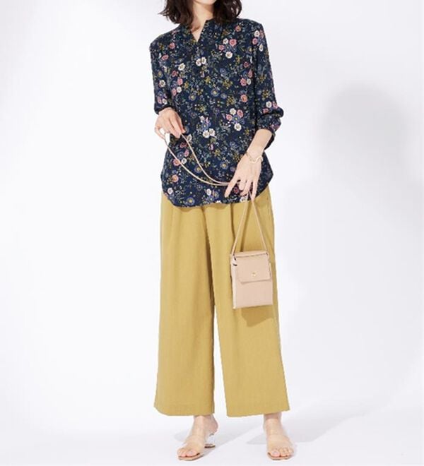 BELLUNA（ベルーナ）の「レーヨン素材ギャザー使いプリントブラウス（ブラウス）」｜詳細画像