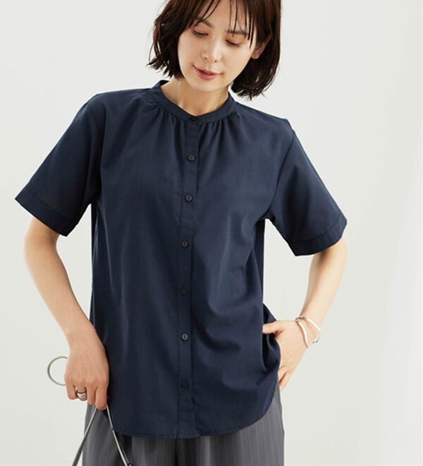 BELLUNA（ベルーナ）の「ギャザー使いバンドカラーブラウス（ブラウス）」｜詳細画像