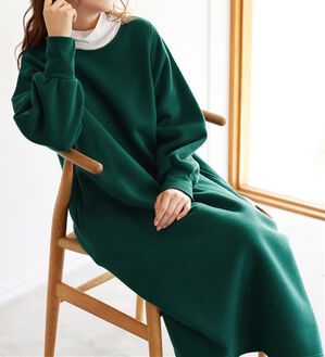 Viola e Viola（ヴィオラ エ ヴィオラ）の「あったか裏起毛ゆるワンピース（カットソーワンピース）」｜グリーン