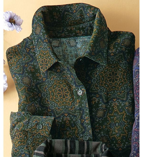 BELLUNA（ベルーナ）の「綿１００％柔らかコーデュロイプリントシャツチュニック（シャツ）」｜更紗柄グリーン系