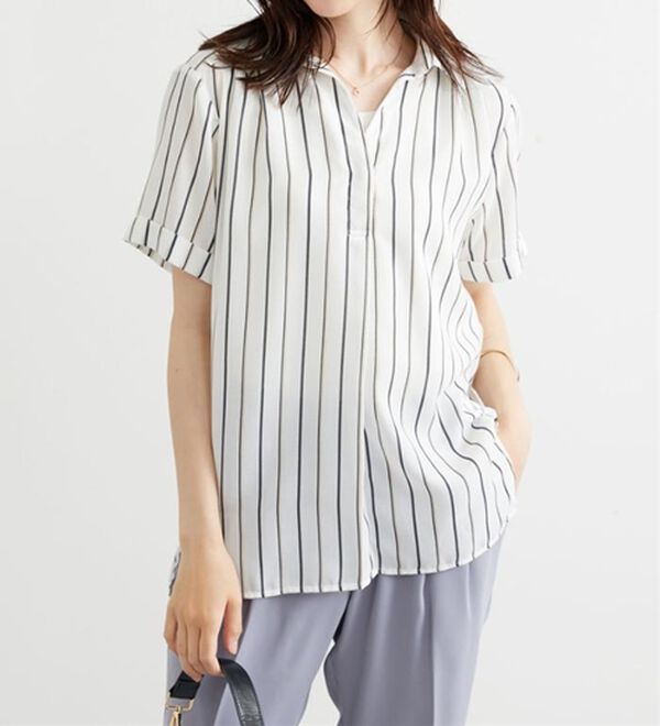 BELLUNA（ベルーナ）の「エアリーツイル裾タックシャツチュニック（チュニック）」｜詳細画像