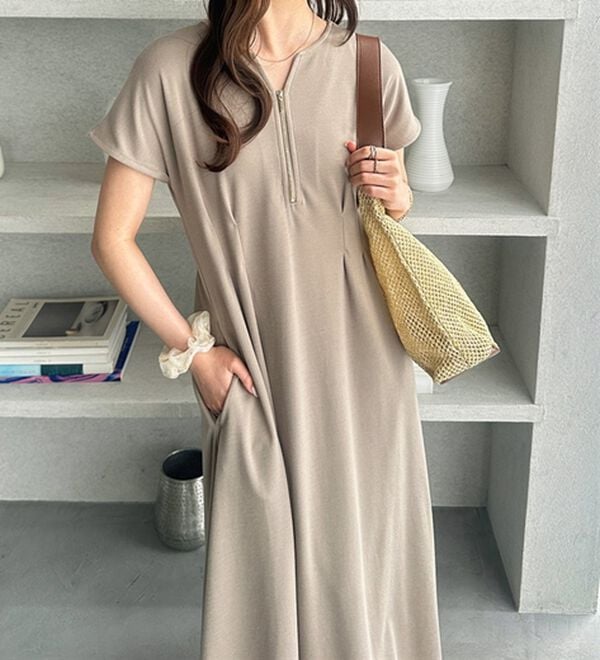 GeeRA（ジーラ）の「前後2WAYハーフジップフレンチ袖ワンピース（カットソーワンピース）」｜詳細画像