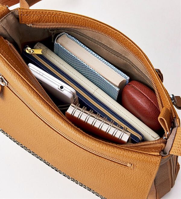 「日本製　姫路レザー印伝使い多機能ショルダー（その他メンズバッグ）」｜詳細画像