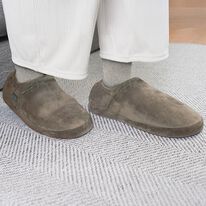 「どこでも床暖スリッパ（テレビ・オーディオ・カメラ機器）」