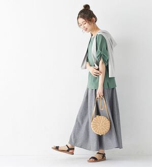 Viola e Viola（ヴィオラ エ ヴィオラ）の「綿１００％袖タックＴシャツ（Tシャツ）」｜グリーン