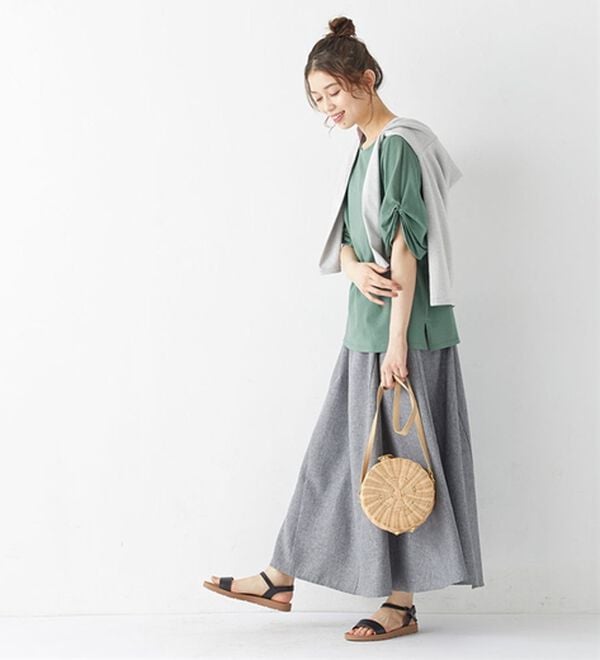 Viola e Viola（ヴィオラ エ ヴィオラ）の「綿１００％袖タックＴシャツ（Tシャツ）」｜グリーン