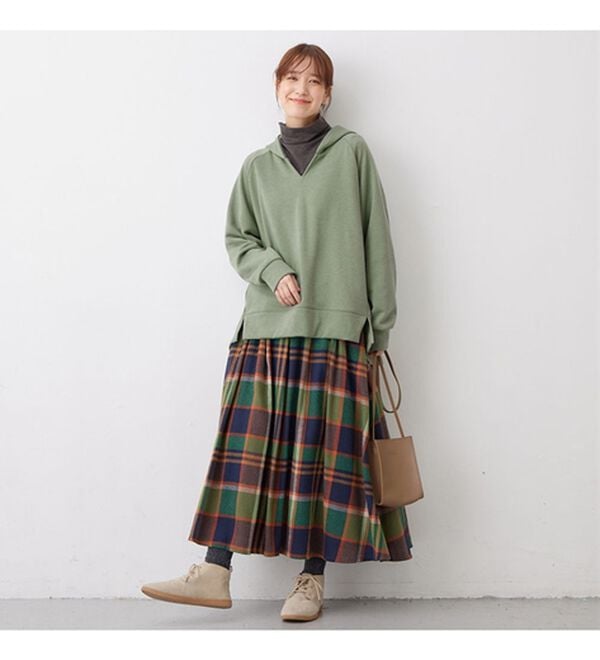 Viola e Viola（ヴィオラ エ ヴィオラ）の「【蓄熱保温】裏ファーVネックゆるシルエットパーカー（パーカー）」｜詳細画像