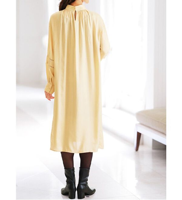 BELLUNA（ベルーナ）の「ニットベスト付ハイネックワンピース（アンサンブル）」｜詳細画像