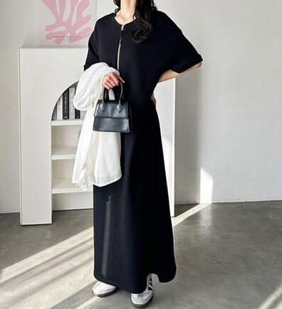 GeeRA（ジーラ）の「【ひんやり/着痩せ】ハーフジップ大人Ｔシャツワンピース（カットソーワンピース）」