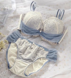 YU'NOW（ユナウ）の「＜２ＷＡＹストラップ＞まる胸メイクのちゅるんブラ＆ショーツセット（ブラジャー＆ショーツセット）」｜ブルー